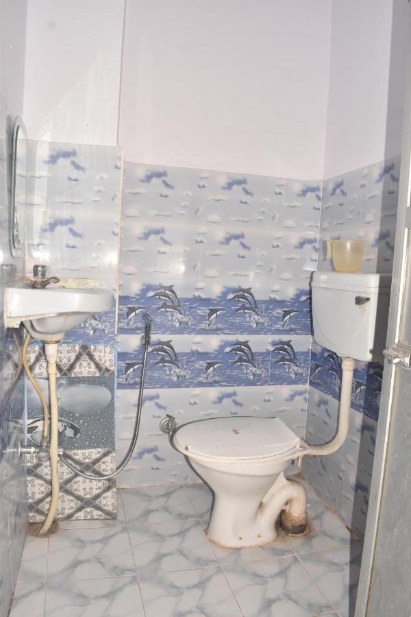 Om Rest House Hotel Варанаси Екстериор снимка